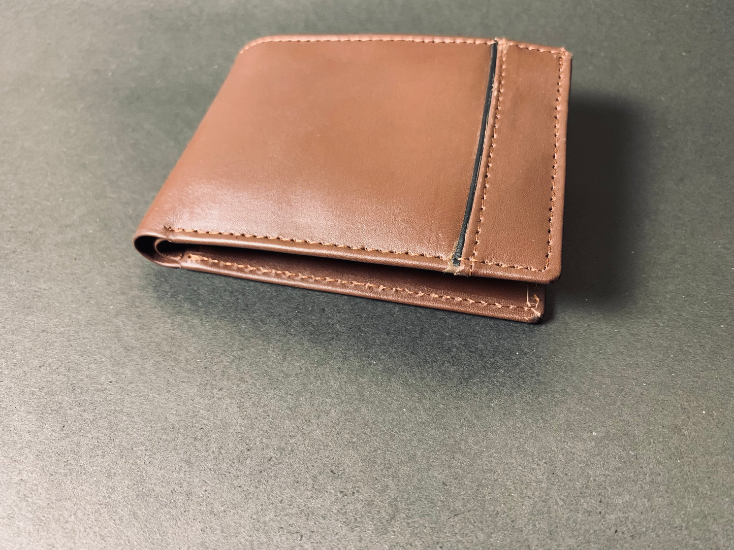 Ravera Forge — Handcrafted Full-Grain Leather Bifold Wallet