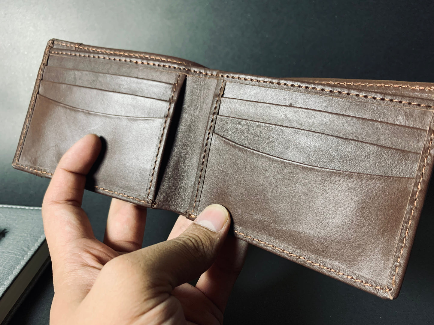 Ravera Forge — Handcrafted Full-Grain Leather Bifold Wallet