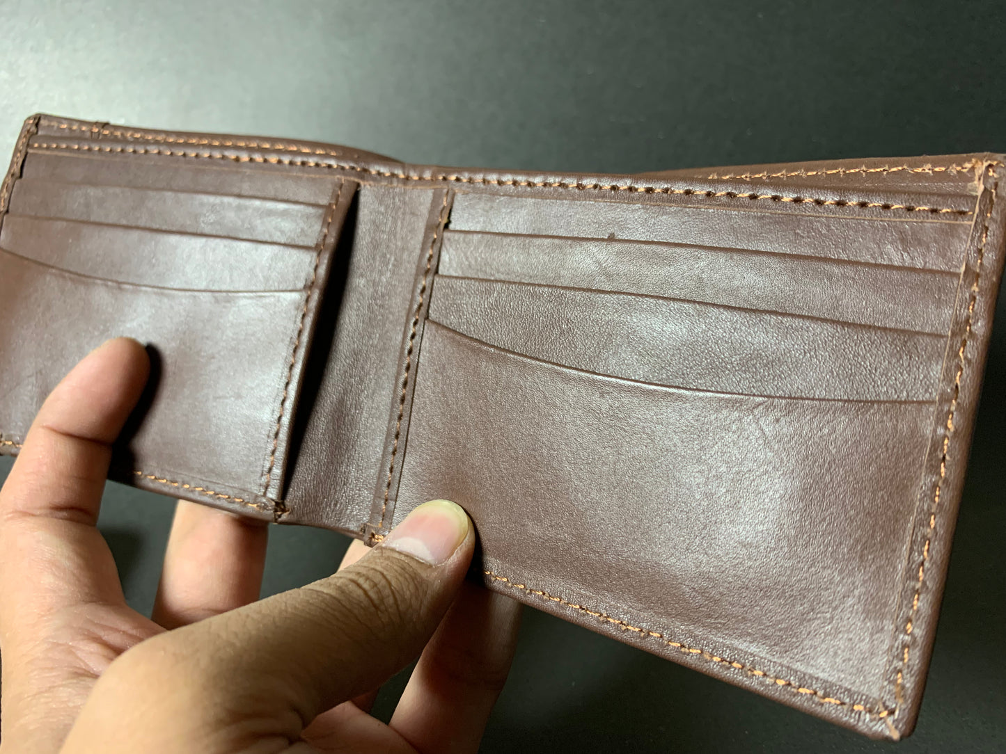 Ravera Forge — Handcrafted Full-Grain Leather Bifold Wallet