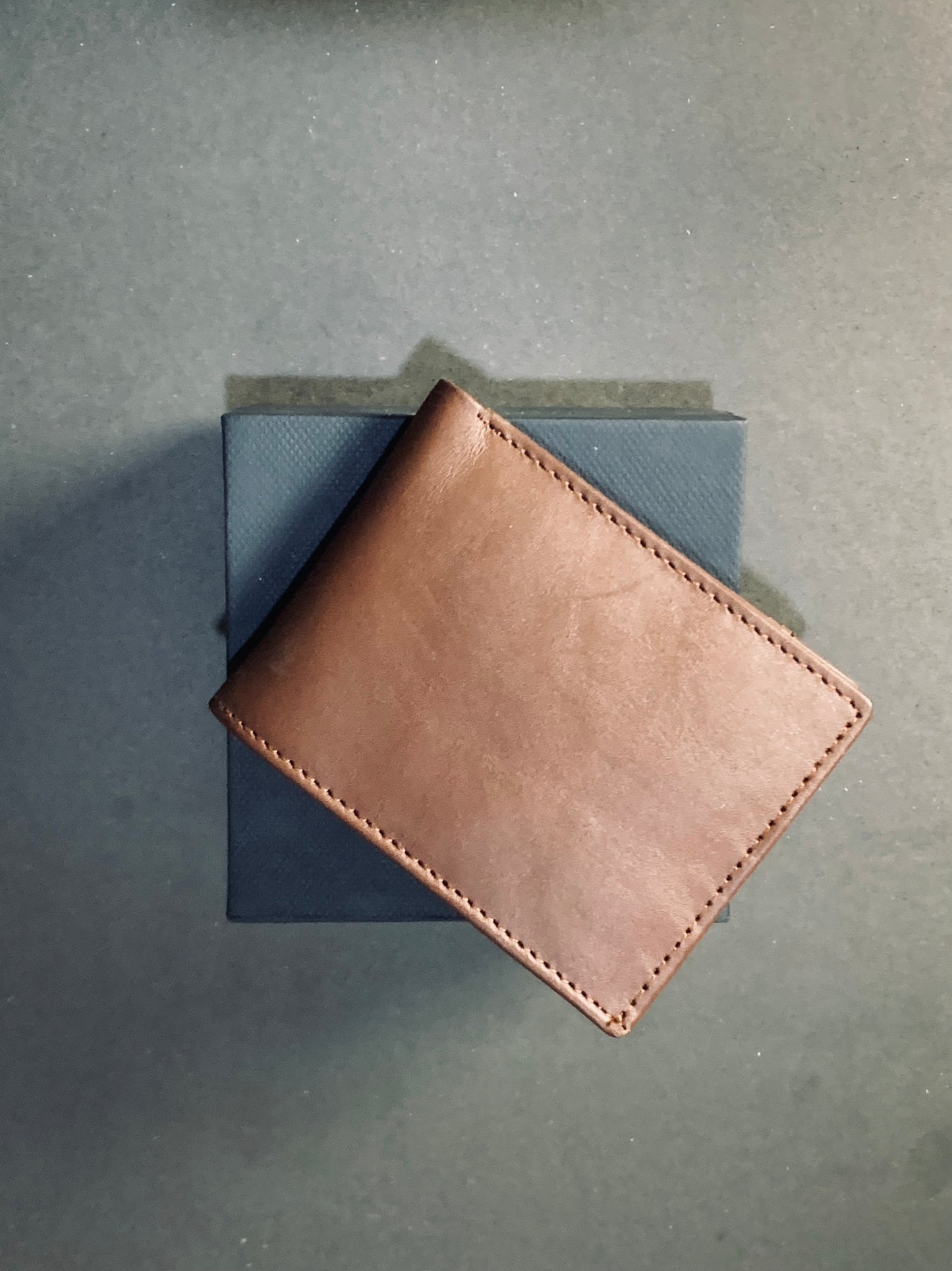 Ravera Forge — Handcrafted Full-Grain Leather Bifold Wallet